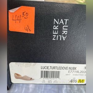 Size 4.5 Naturalizer, New, ships without box.